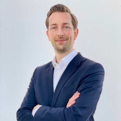 Prof. Dr. Simon Hensellek portrait'